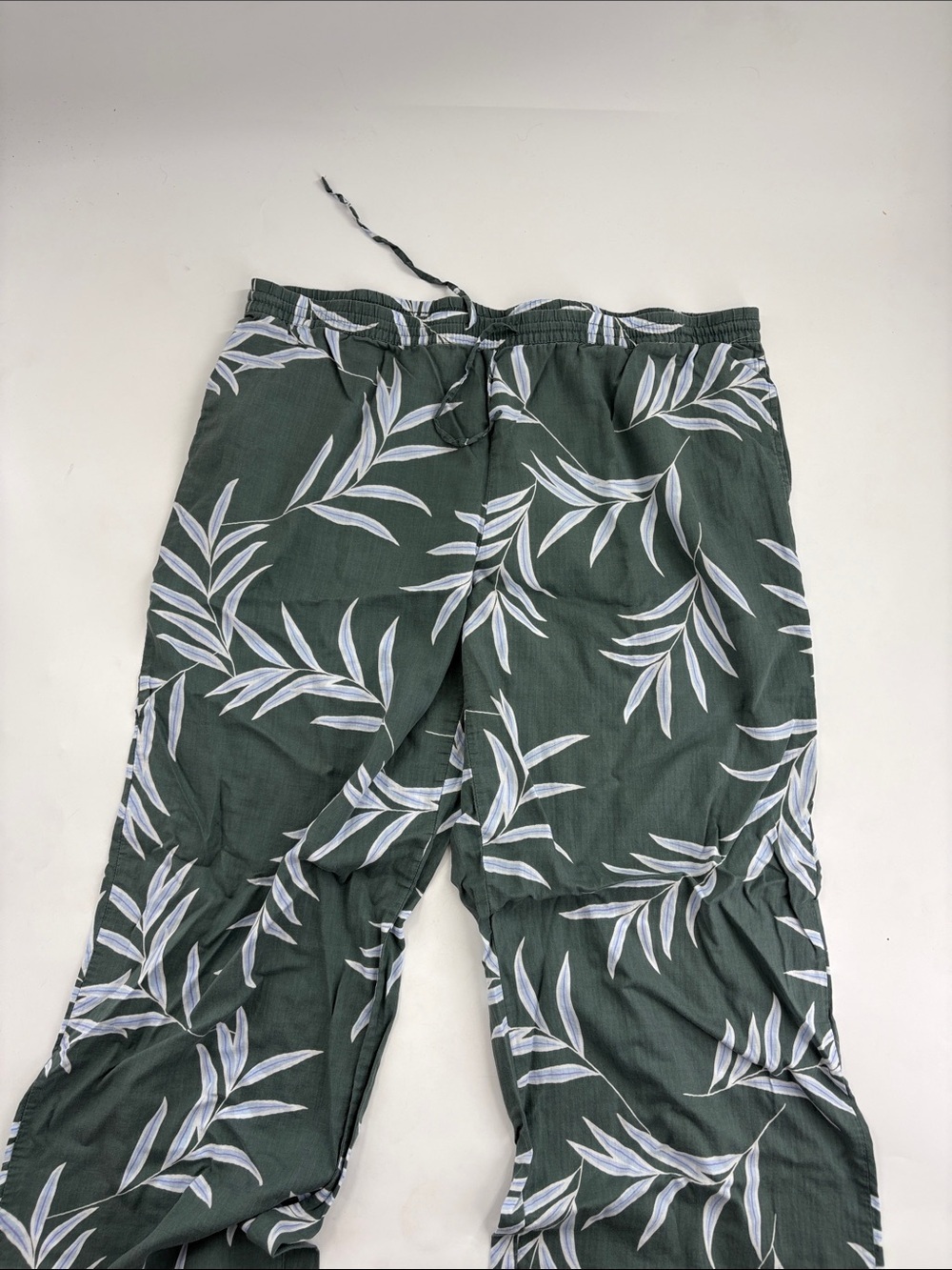 Stars Above Women’s XL Pajama Set Green Leaf Print Short Sleeve & Pants - Picture 3 of 3